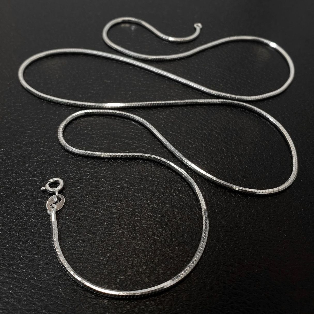 シルバーアクセサリー シンプル美麗 蛇骨細身ネックレス