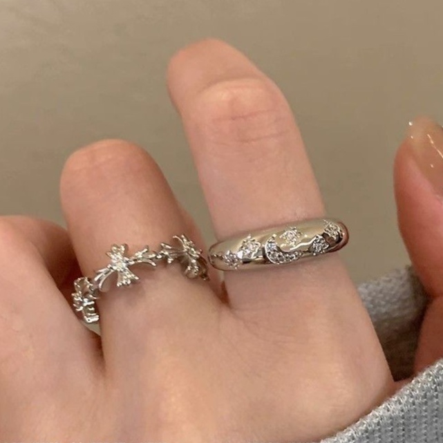 シルバーアクセサリー 上品な花飾り結晶リング