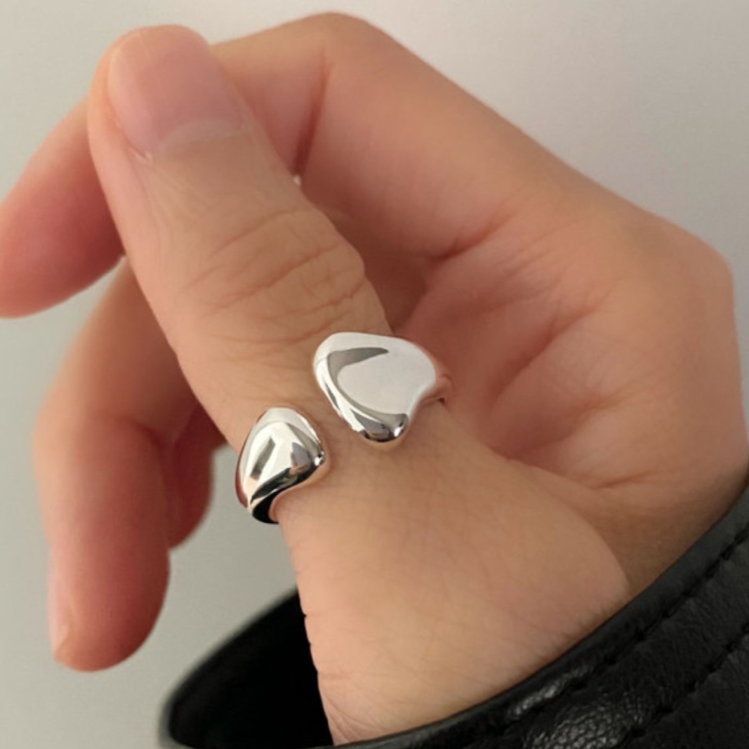 シルバーアクセサリー 溶け落ちる雫のリング