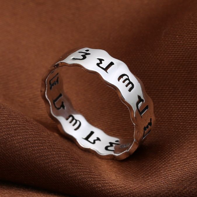 シルバーアクセサリー 古代文字の波紋リング