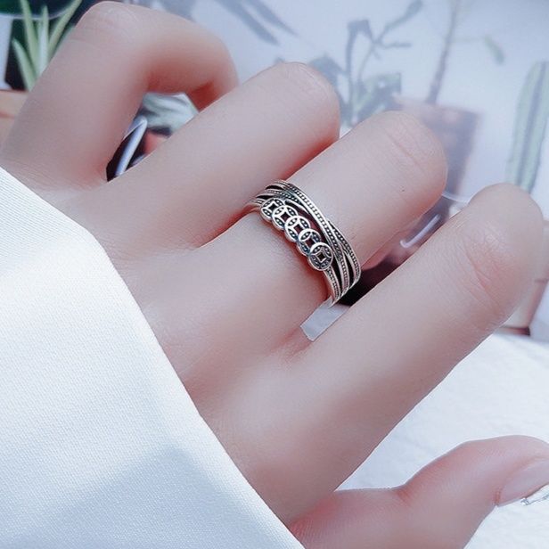 シルバーアクセサリー 古典模様の重ね輪リング
