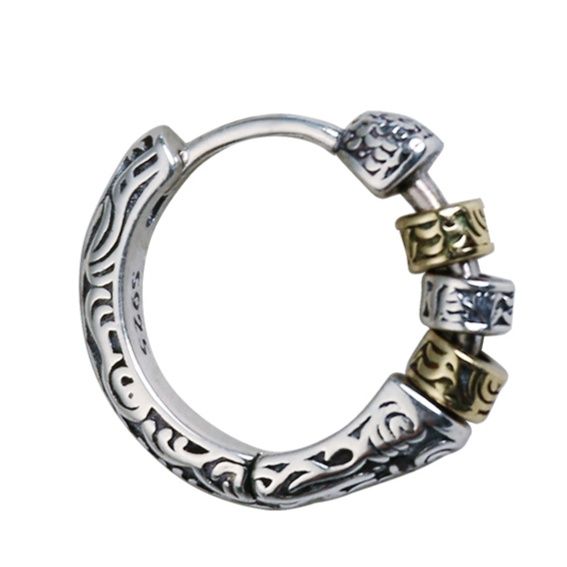 シルバーアクセサリー 彫刻模様のフープピアス