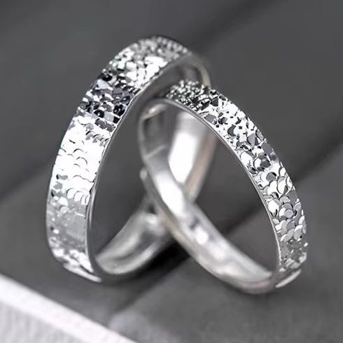 シルバーアクセサリー 鎚目模様の絆リング