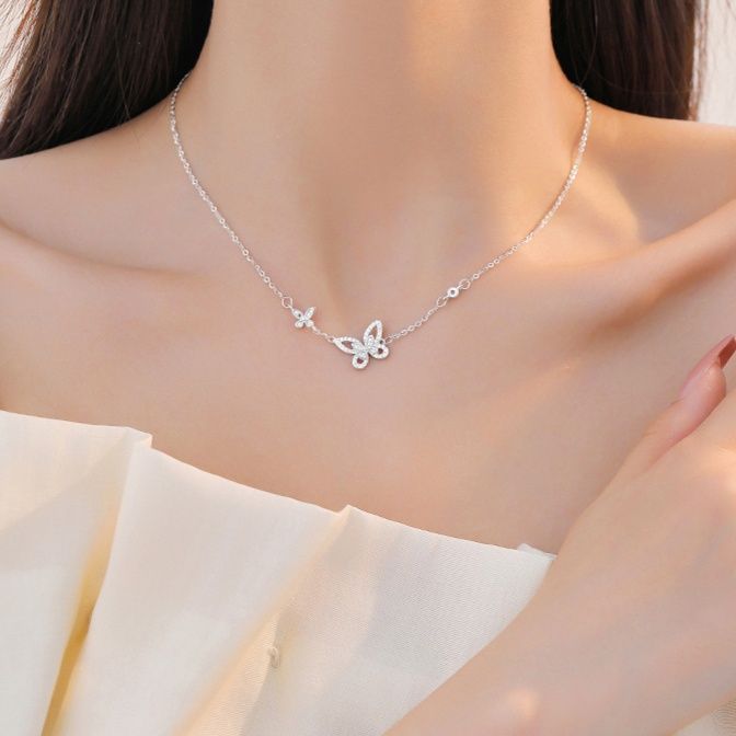 シルバーアクセサリー 優雅な蝶のささやき ネックレス
