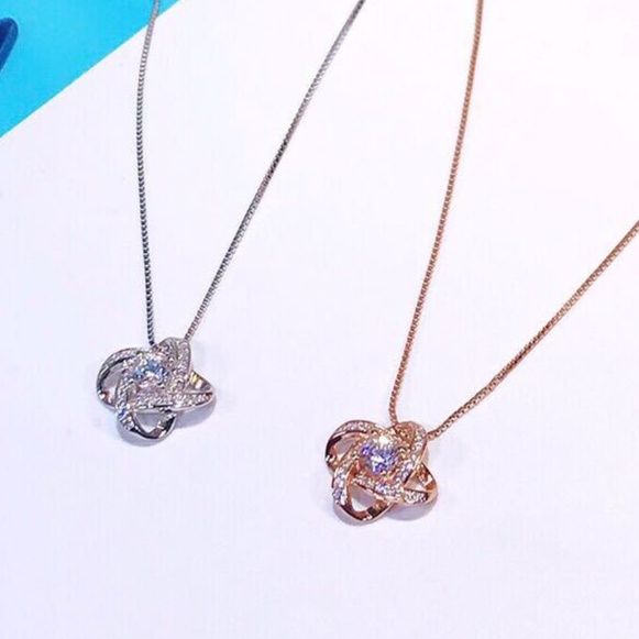 シルバーアクセサリー 幸せの結び目 ネックレス