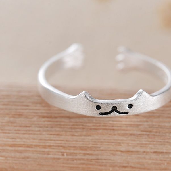 シルバーアクセサリー 猫の微笑み フリーサイズリング