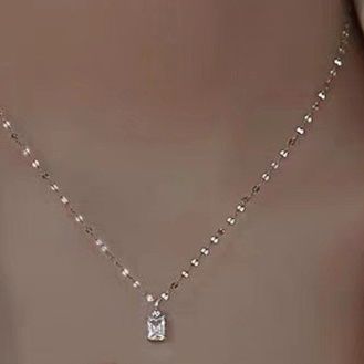 シルバーアクセサリー 四角宝石の一粒ネックレス