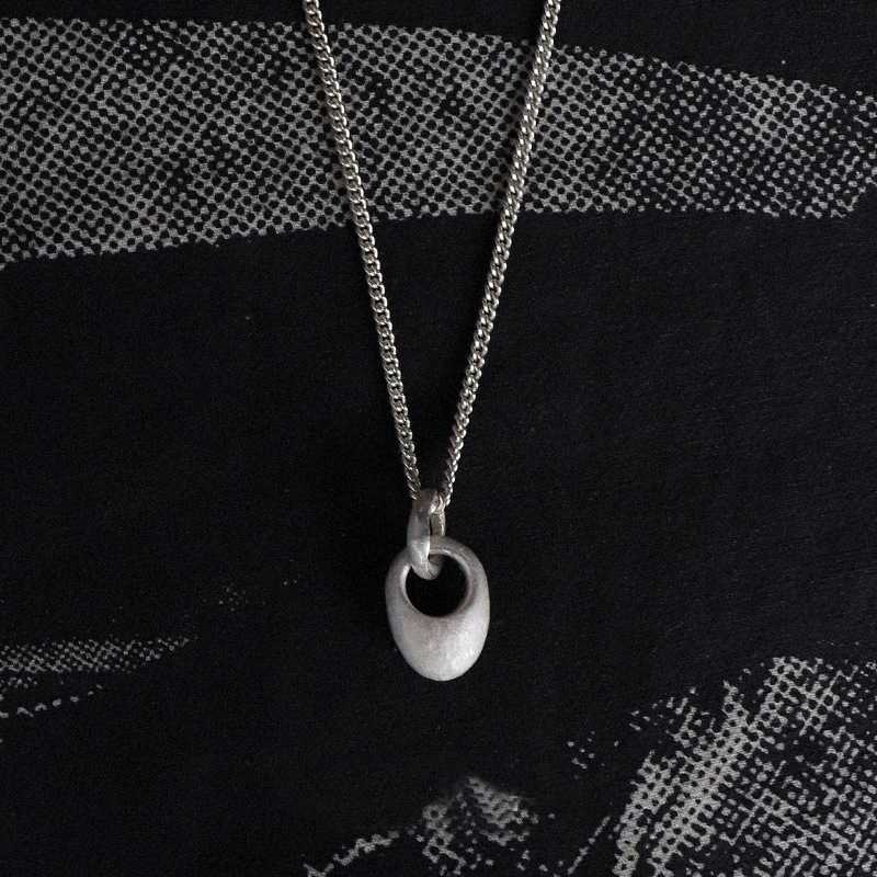 19歳のトレンド感UP！プチプラで叶える大人可愛いシルバーネックレス5選