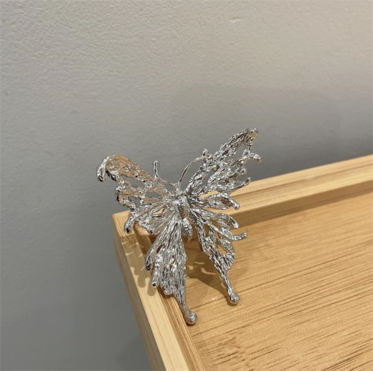 シルバーアクセサリー 蝶々モチーフ シルバーリング 上品 個性的指輪
