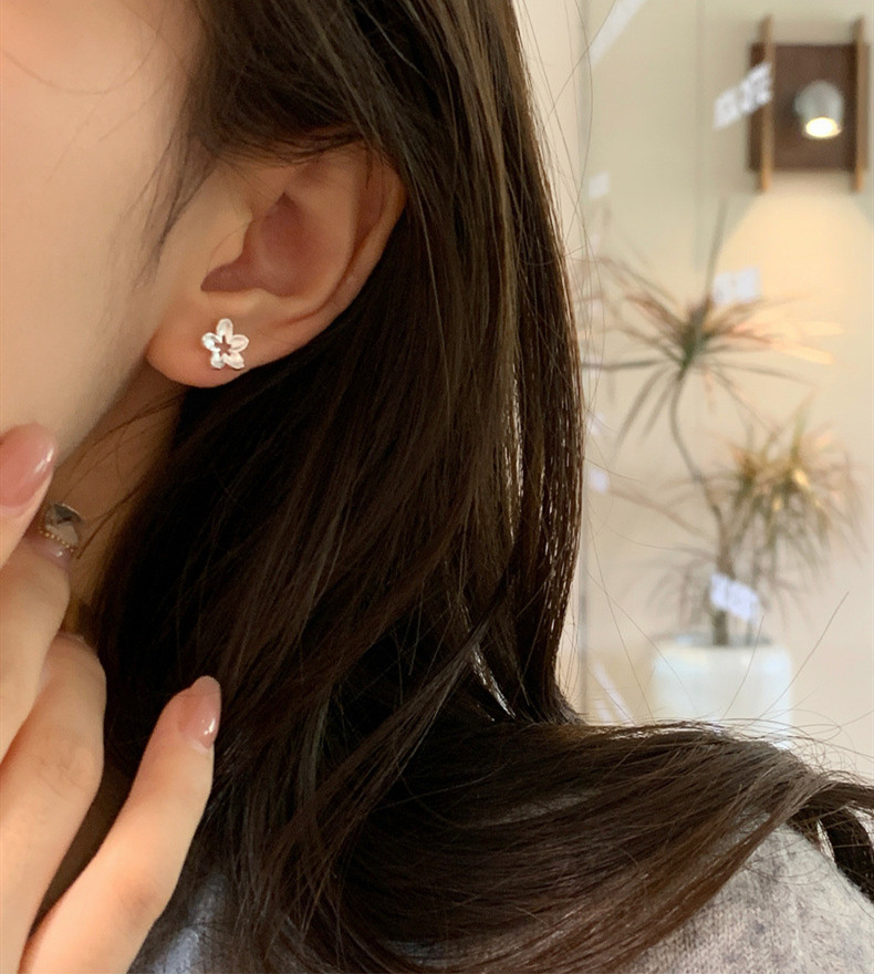 シルバーアクセサリー 透かし花モチーフピアス シルバー