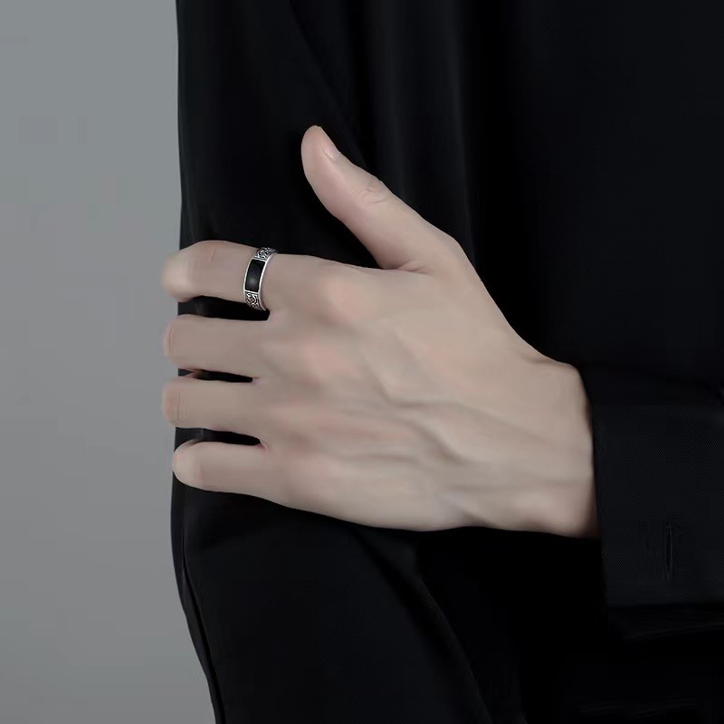 シルバーアクセサリー 唐草模様 黒玉シンプルリング