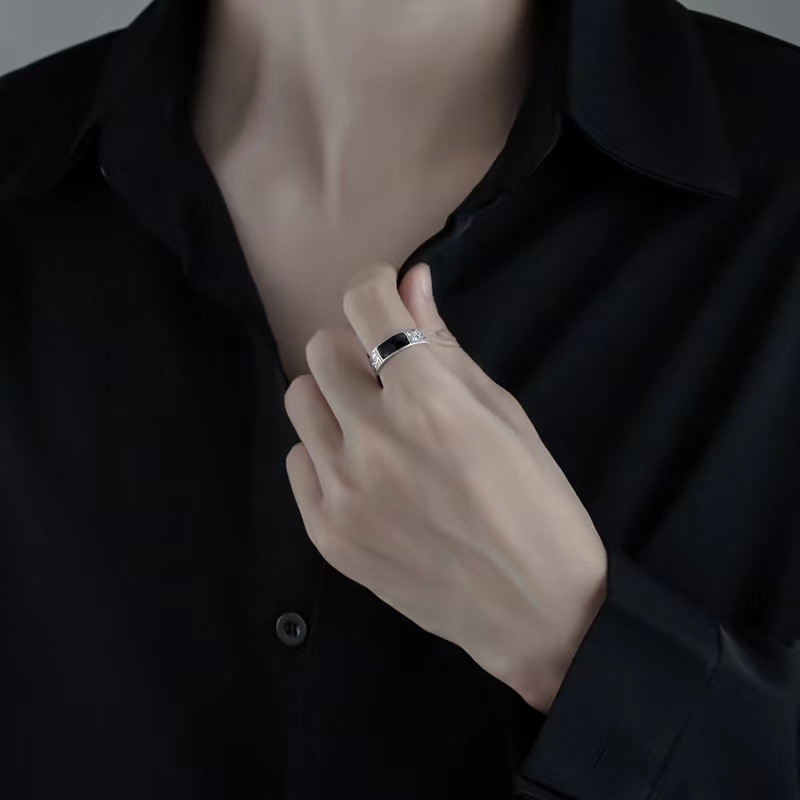 シルバーアクセサリー 唐草模様 黒玉シンプルリング
