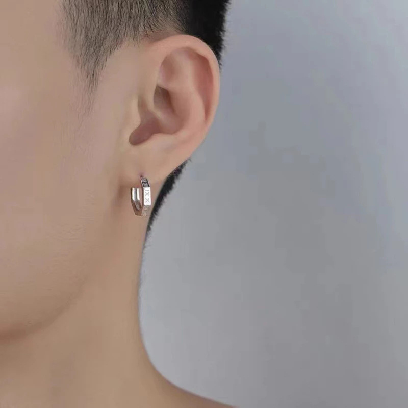 シルバーアクセサリー 八角形 ローマ数字フープピアス