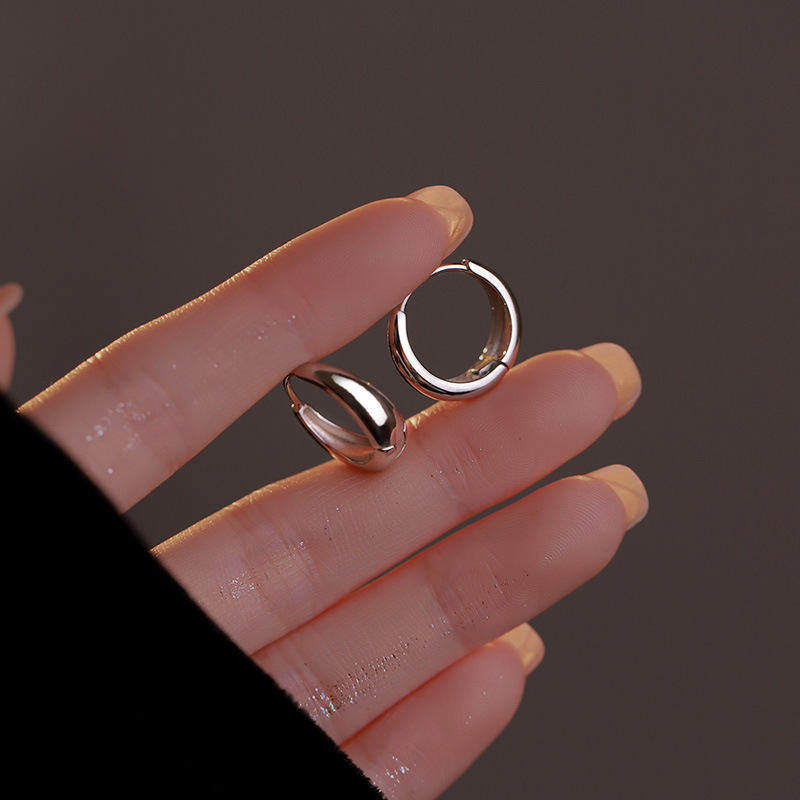 シルバーアクセサリー シンプル二重ひねりフープピアス