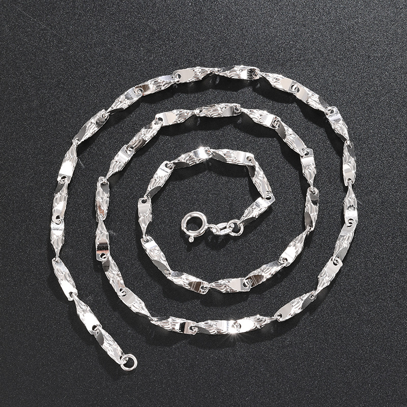 シルバーアクセサリー 波打つ煌めき メタルバーネックレス