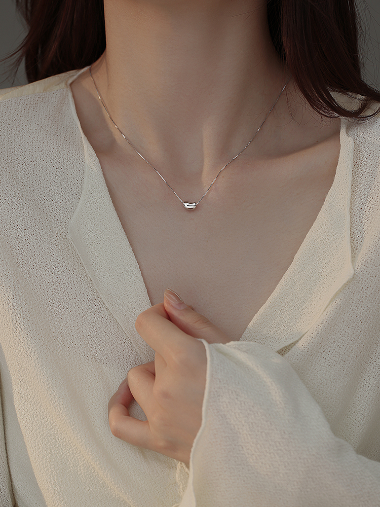 シルバーアクセサリー しずく一粒 優美ネックレス