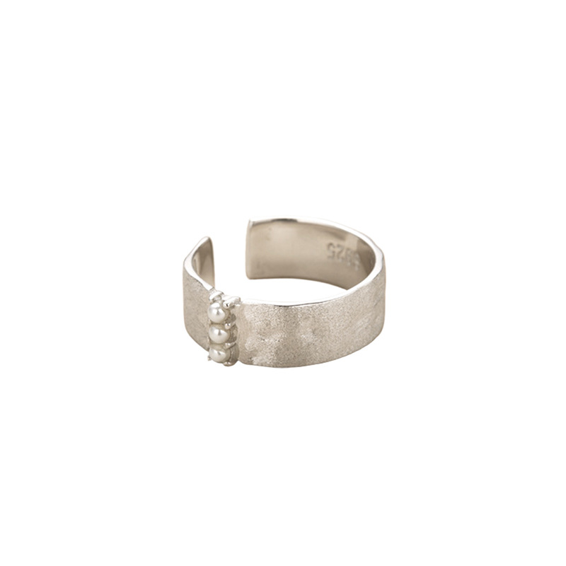 シルバーアクセサリー 艶やかな平打ちリング