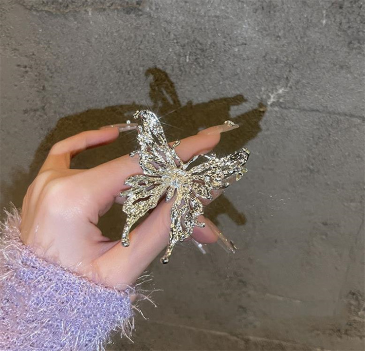 シルバーアクセサリー 蝶々モチーフ シルバーリング 上品 個性的指輪