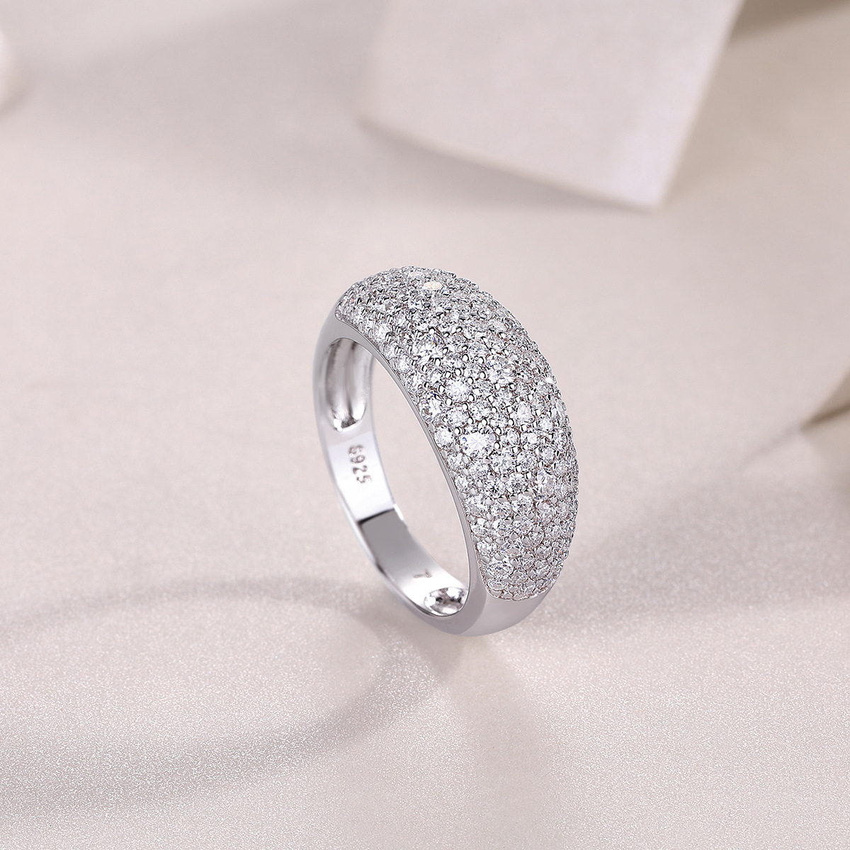 シルバーアクセサリー きらめきパヴェ石飾りリング