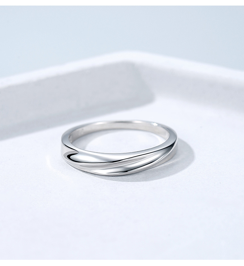 シルバーアクセサリー 洗練されたシンプル細身リング