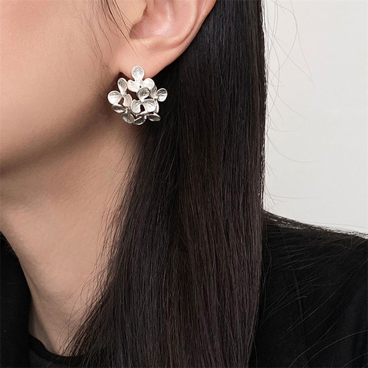シルバーアクセサリー 花束モチーフピアス レトロ文芸風