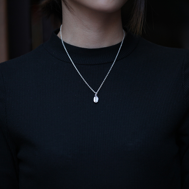 シルバーアクセサリー 玉子型 凹凸デザイン ペンダント