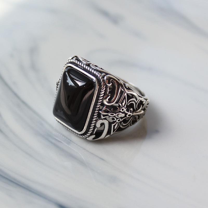 シルバーアクセサリー 伝統職人の彫刻模様 石留めリング