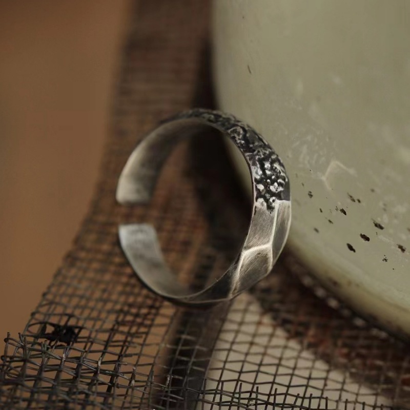シルバーアクセサリー 凹凸岩肌リング