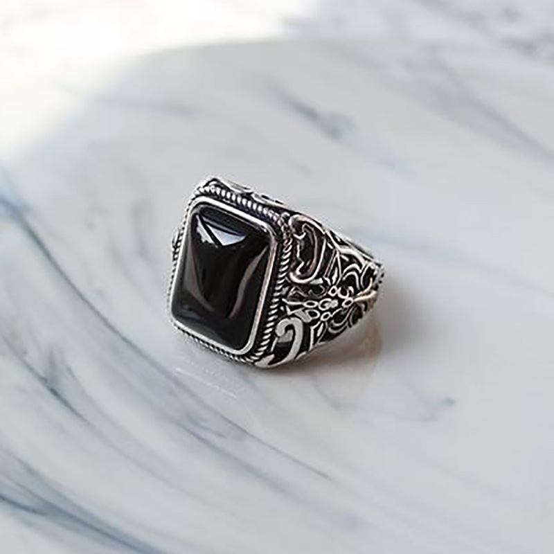 シルバーアクセサリー 伝統職人の彫刻模様 石留めリング