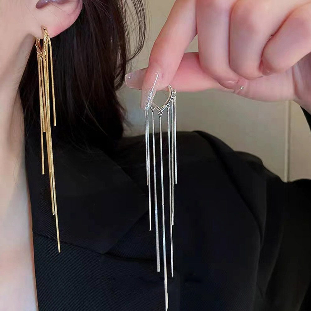 シルバーアクセサリー 揺れるロングタッセルピアス 韓国風