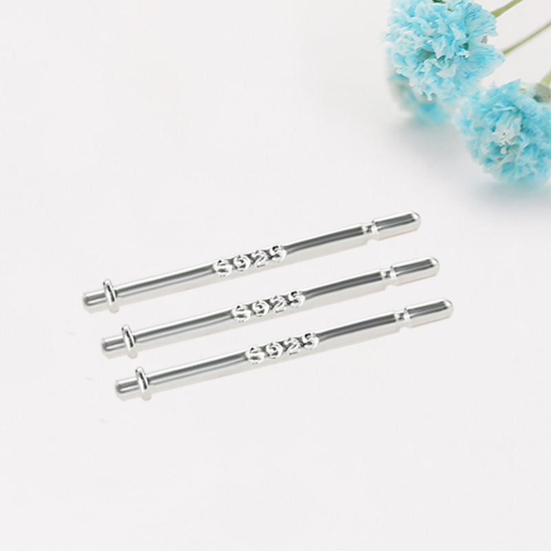 シルバーアクセサリー 細工彫り棒型シンプルピアス