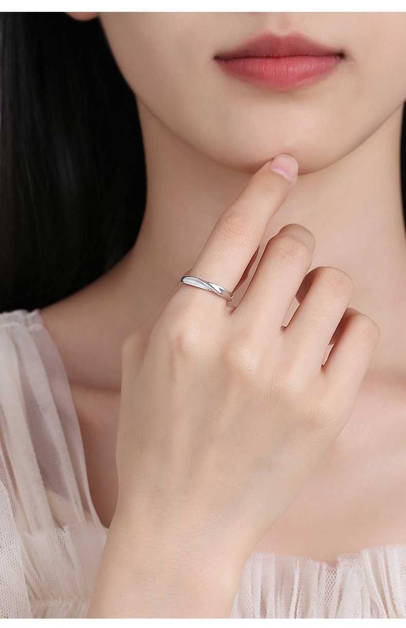 シルバーアクセサリー 洗練されたシンプル細身リング