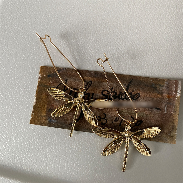 シルバーアクセサリー トンボモチーフピアス レトロ上品 レディース耳飾り