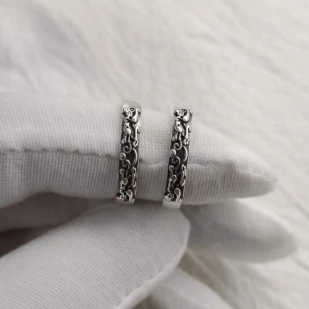 シルバーアクセサリー 唐草模様彫刻リング