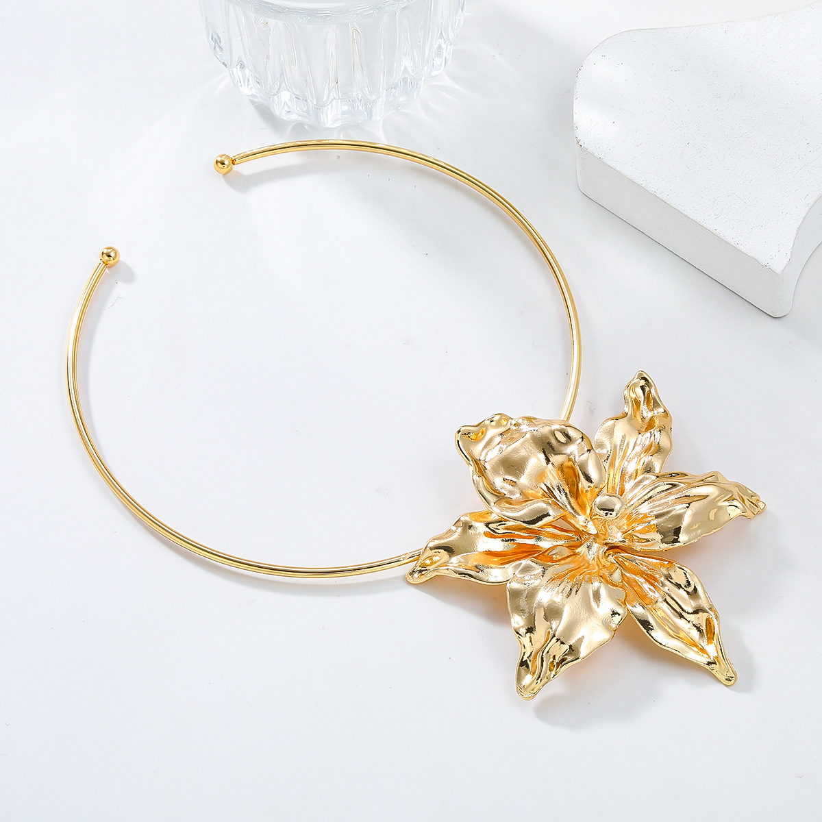 シルバーアクセサリー 百合の花びらチョーカー