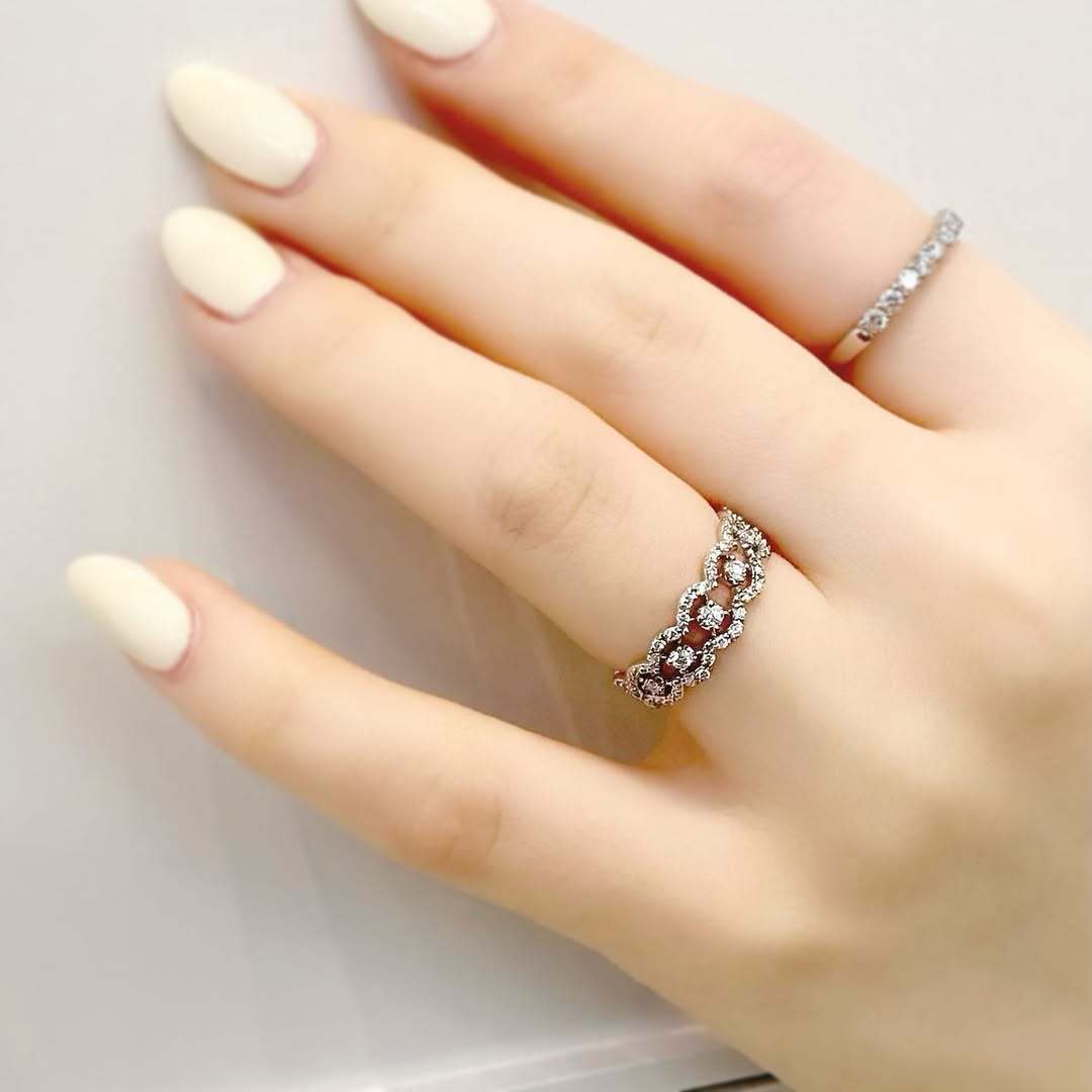シルバーアクセサリー 輝きの連環リング