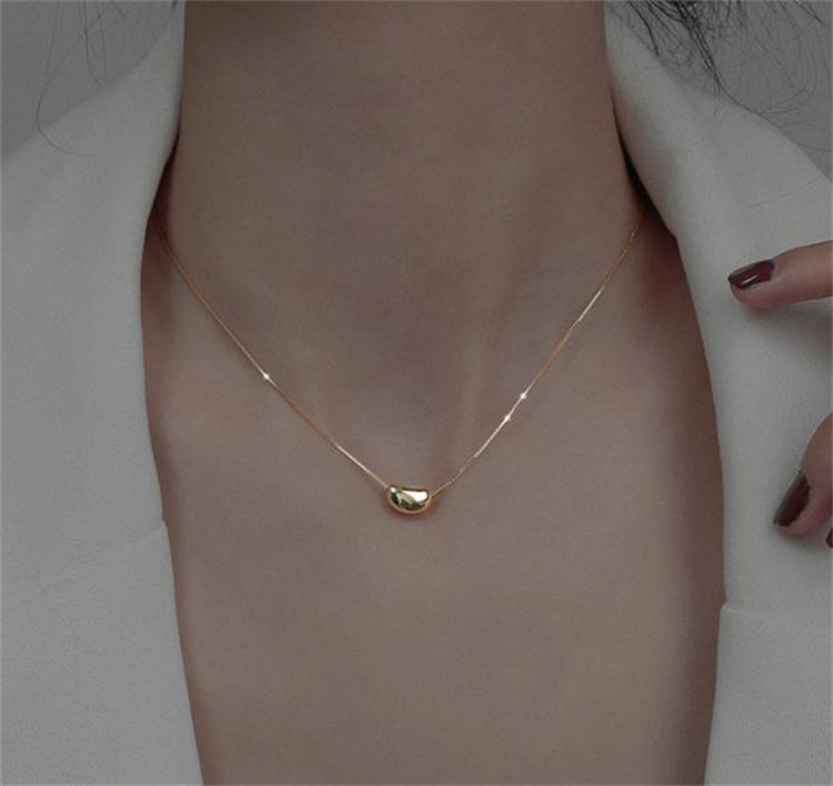 シルバーアクセサリー シンプル豆型ペンダントネックレス