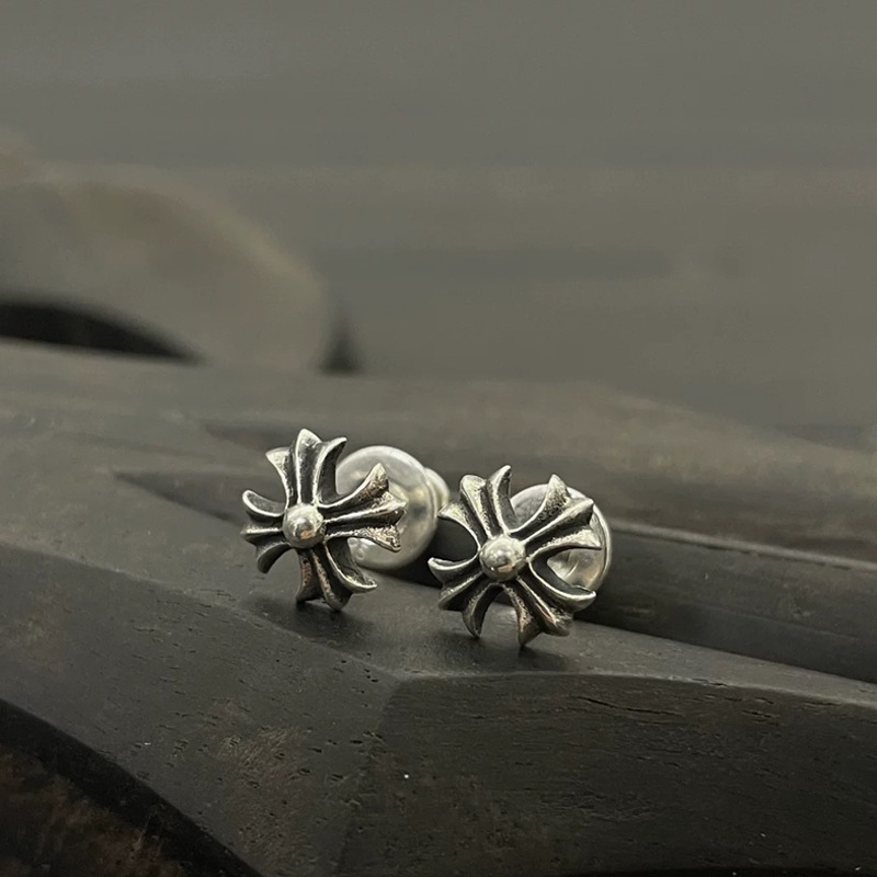 シルバーアクセサリー 十字紋章ピアス