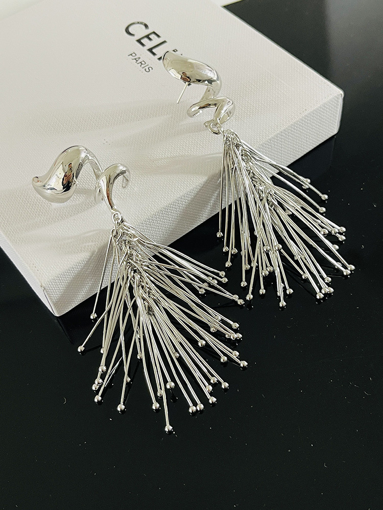 シルバーアクセサリー 螺旋流線タッセル ピアス シルバー 個性派デザイン