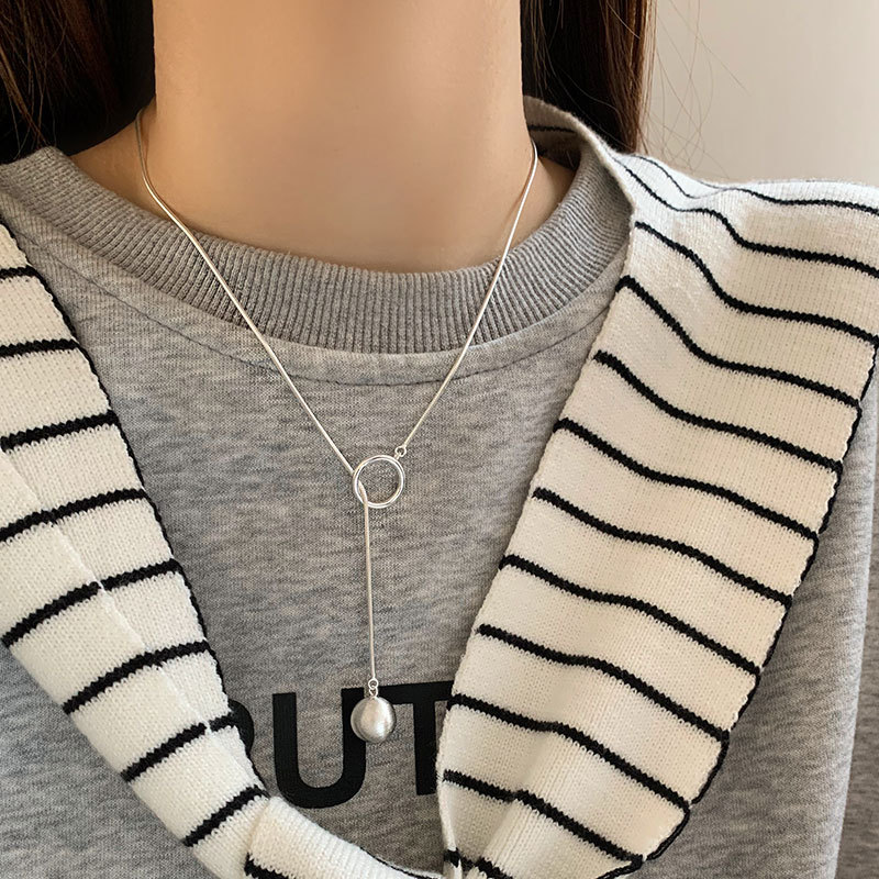 シルバーアクセサリー 輪と球の調和 ネックレス