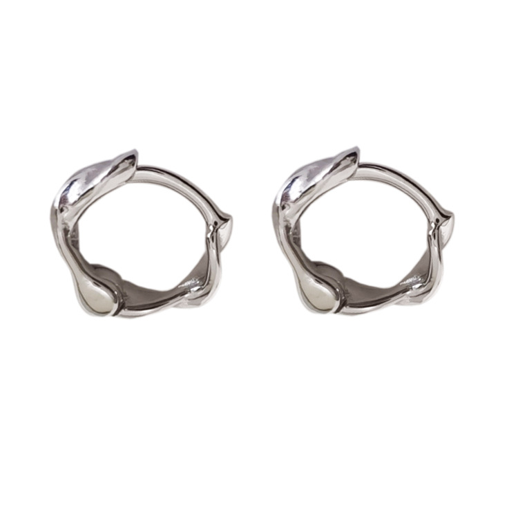 シルバーアクセサリー うねり波紋のミニフープピアス