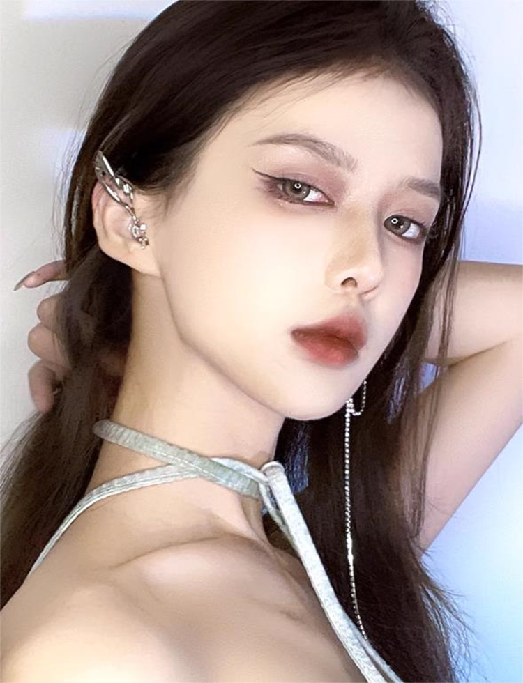 https://fulmo-img-server.com/silvergleam/69d130ab-ba60-42d8-87f3-e81f7b1fd38c.jpg