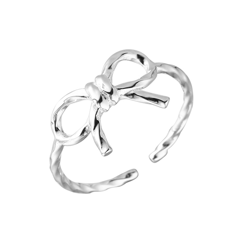シルバーアクセサリー 結び目のしずく リング