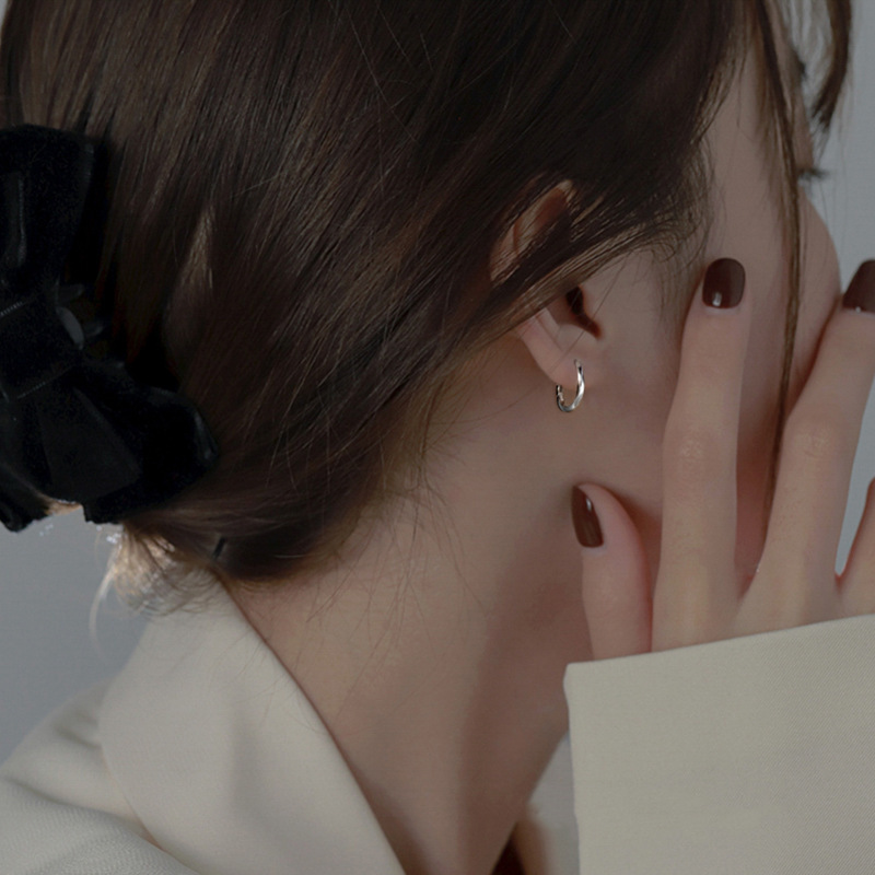 シルバーアクセサリー 洗練シンプルフープピアス
