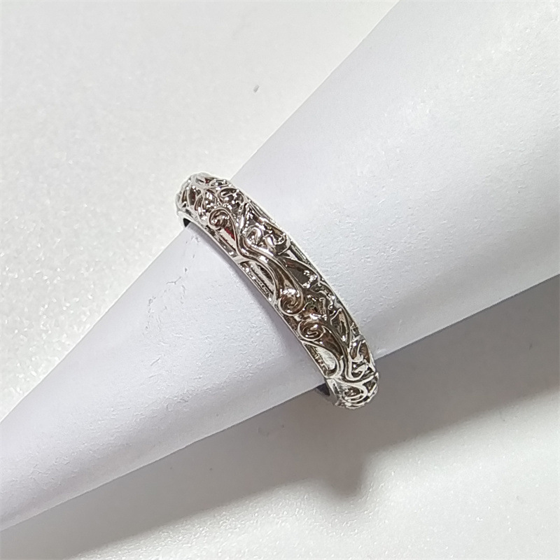 シルバーアクセサリー 唐草模様の絆リング