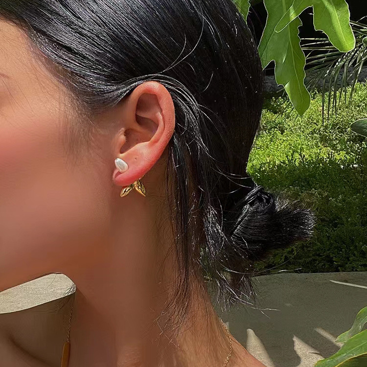 シルバーアクセサリー 四枚花びら プチフラワー ピアス