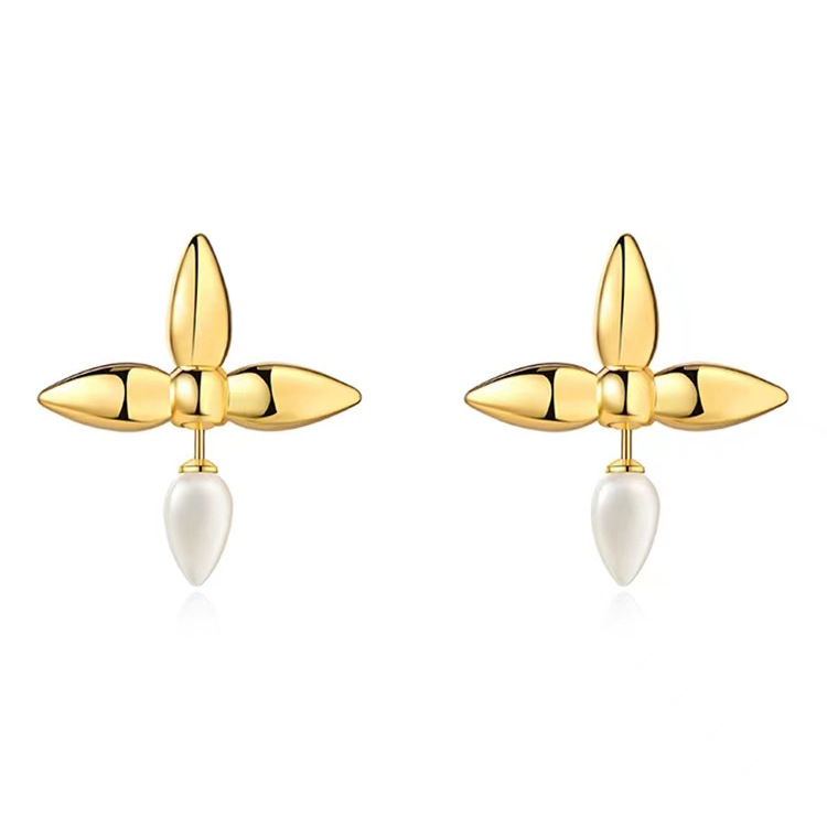 シルバーアクセサリー 四枚花びら プチフラワー ピアス