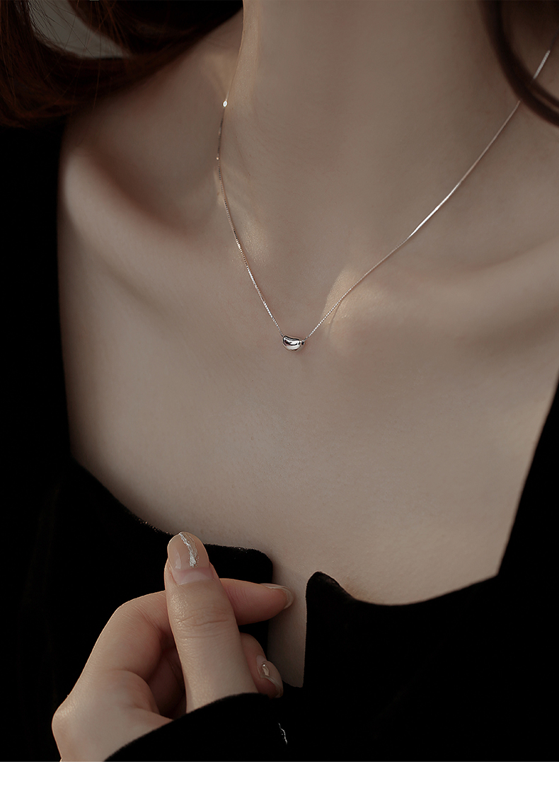 シルバーアクセサリー しずく一粒 優美ネックレス