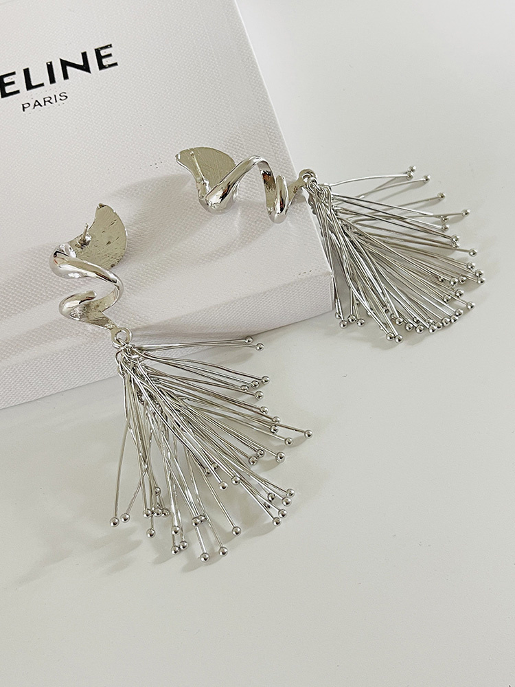 シルバーアクセサリー 螺旋流線タッセル ピアス シルバー 個性派デザイン