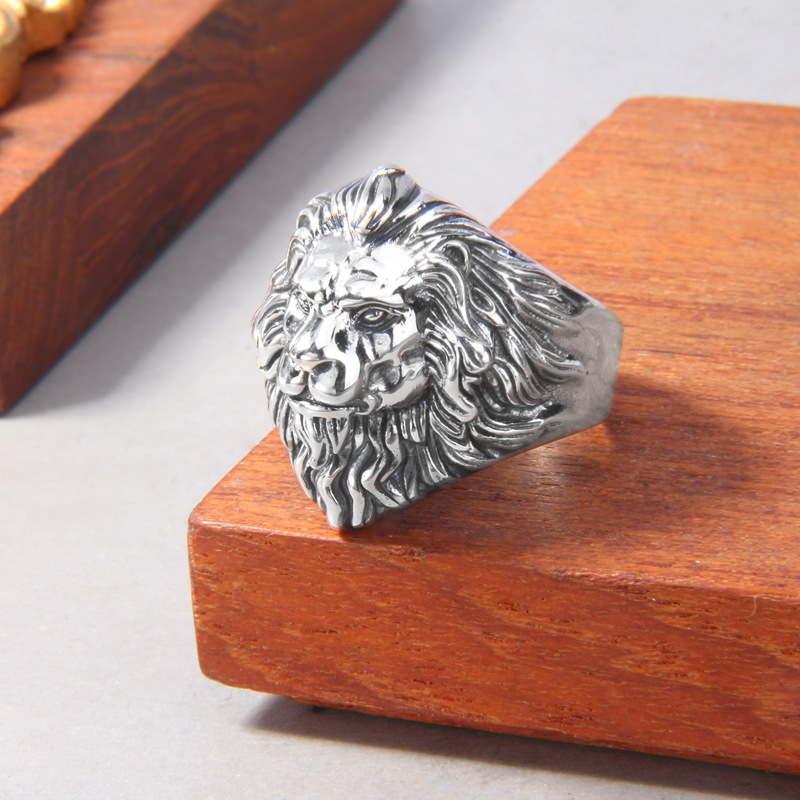 シルバーアクセサリー 百獣の王 荘厳たてがみの指輪